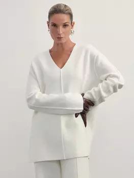 Джемпер с V-образным вырезом