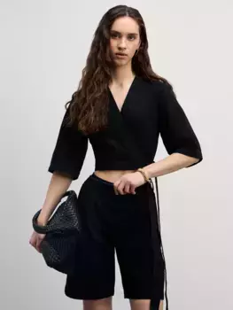 Джинсовые шорты со складками