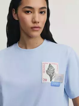 Футболка из хлопка с нашивками