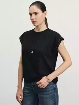 Футболка с эффектом стирки и заклепками