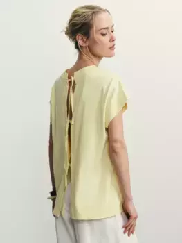 Футболка с бантиками на спине