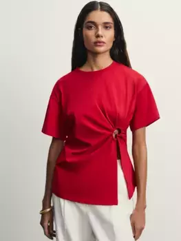 Футболка с кольцом на талии