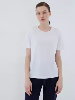 Футболка с подплечниками