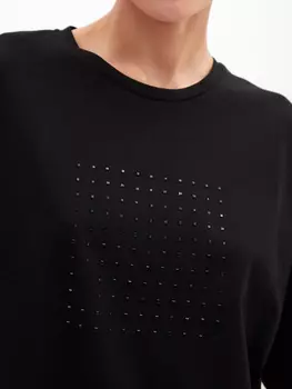 Футболка со стразами