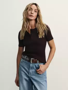 Футболка в рубчик с пуговицами