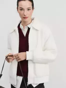 Куртка-бомбер из фактурной ткани