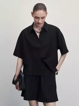 Льняные шорты свободного кроя