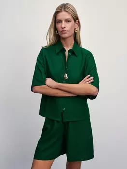 Льняные шорты свободного кроя