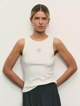 Майка облегающего кроя с вышивкой