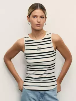 Майка облегающего кроя с вышивкой