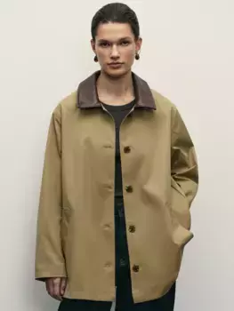Плащ с акцентным воротником