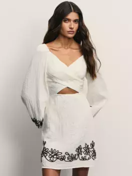 Платье из вискозы с вышивкой