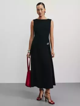 Платье миди приталенного кроя с брошью