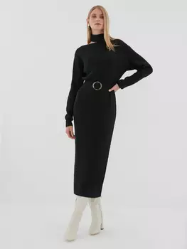 Платье с ассиметричным вырезом