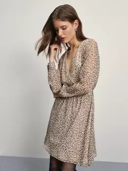 Платье с длинным рукавом