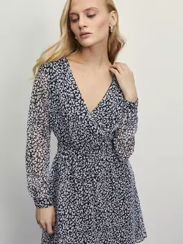 Платье с длинным рукавом