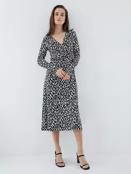 Платье с перекрученным лифом