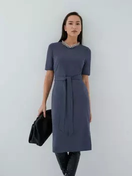 Платье с поясом