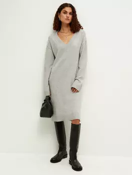 Платье с вырезом