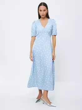 Платье с вырезом