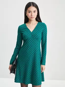 Платье с вырезом