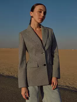 Приталенный жакет