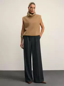 Прямые брюки с защипами