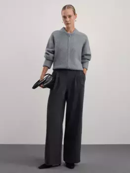 Прямые брюки с защипами из вискозы