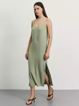 Сарафан из струящейся ткани с разрезами