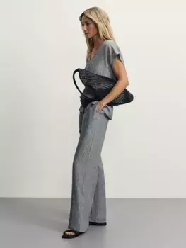 Широкие брюки из фактурной ткани