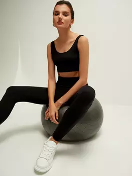 Спортивный топ