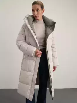 Стеганое пальто с капюшоном и контрастной подкладкой