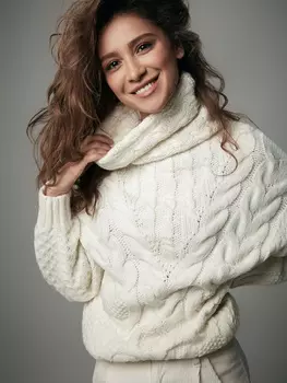 Свитер крупной вязки