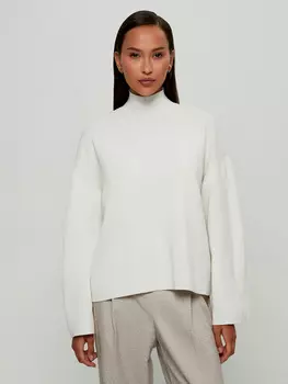 Свитер с широким рукавом