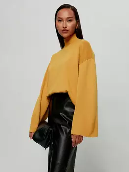 Свитер с широким рукавом