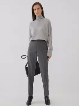 Свитер с широкими манжетами