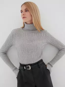 Свитер с узором «косичка»