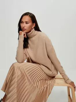 Свитер с высоким горлом