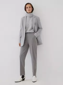 Свитер с высоким горлом