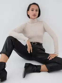 Свитер в рубчик