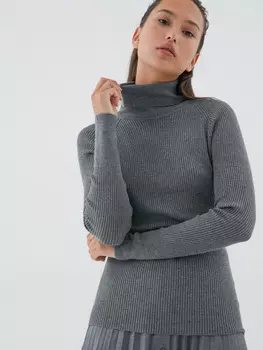 Свитер в рубчик