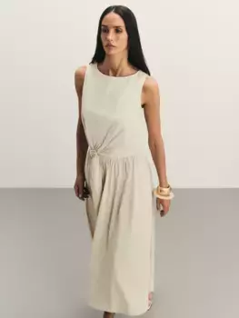 Топ из тенселя с декоративным деталью и пряжкой