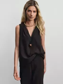 Топ с V-образным вырезом