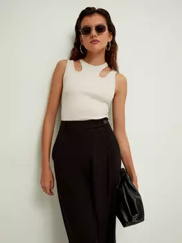 Топ с вырезами