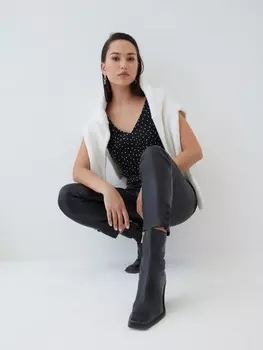 Топ с вырезом