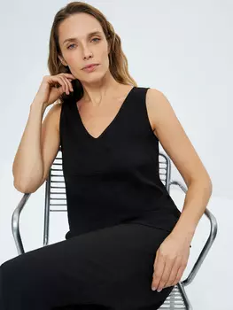 Топ с вырезом