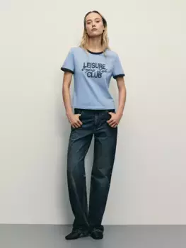 Укороченная футболка с принтом