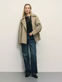 Ветровка прямого силуэта