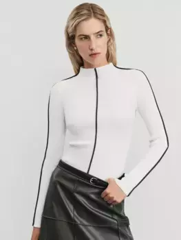 Водолазка из вискозы с контрастными швами