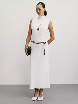 Вязаное платье миди с поясом